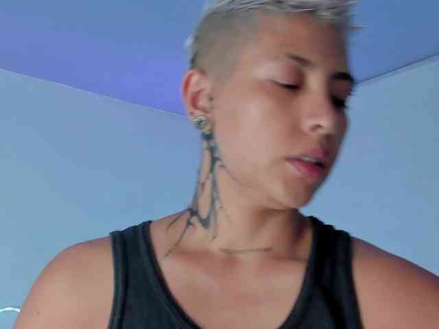 Aleja1214 webcam