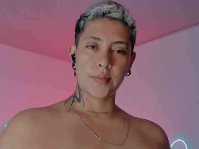 Aleja1214 webcam