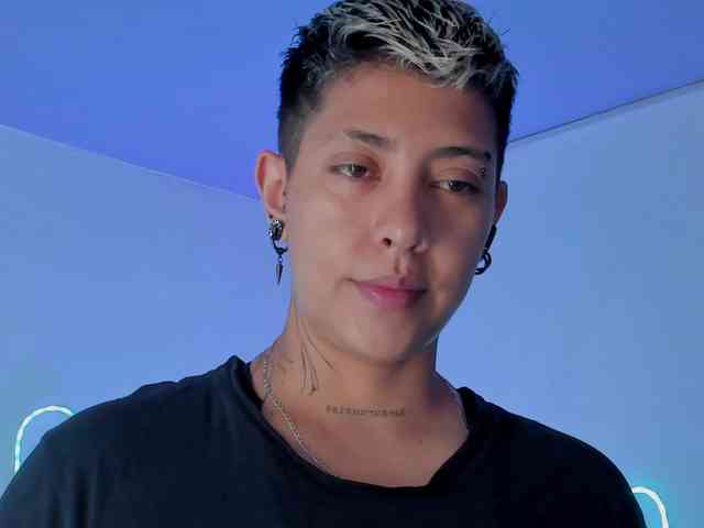 Aleja1214 webcam