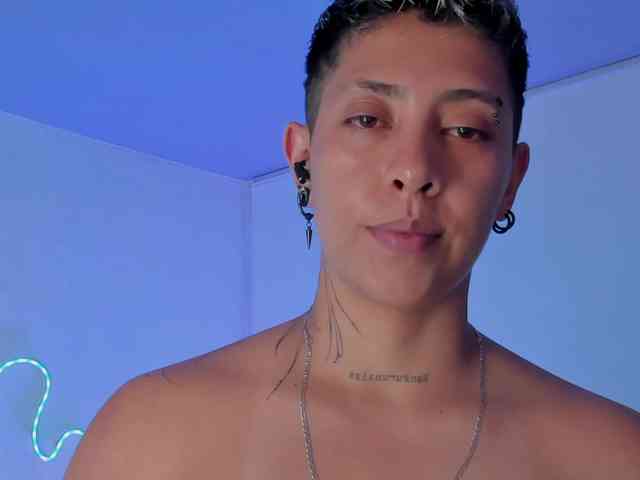 Aleja1214 webcam