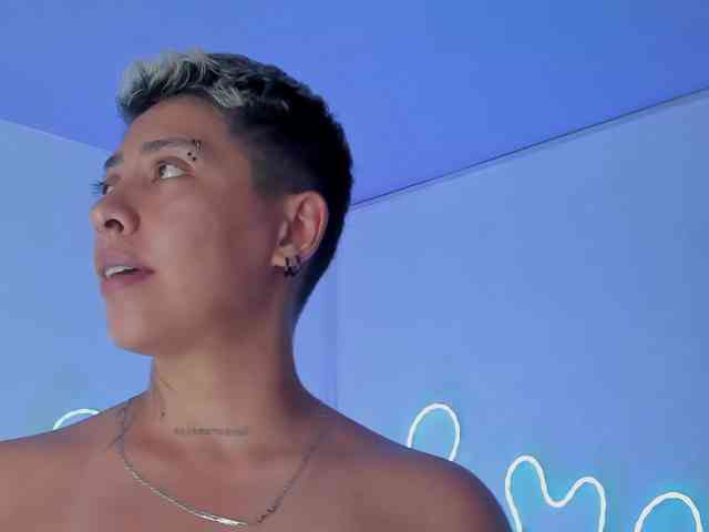 Aleja1214 webcam