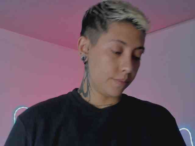 Aleja1214 webcam