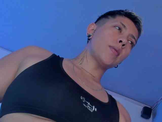 Aleja1214 webcam