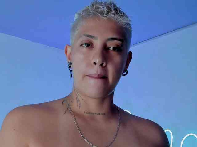 Aleja1214 webcam