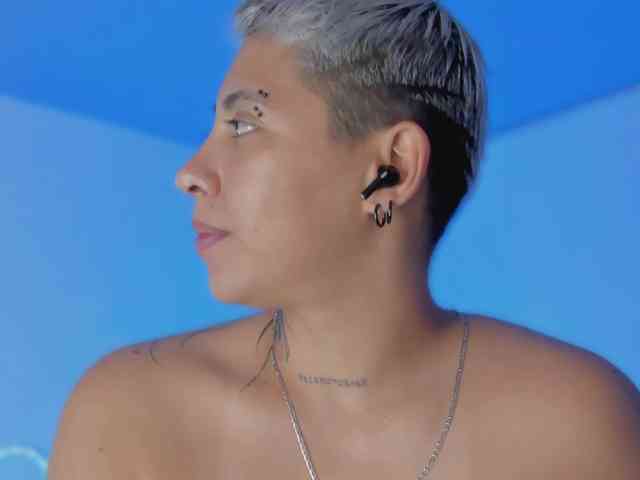 Aleja1214 webcam