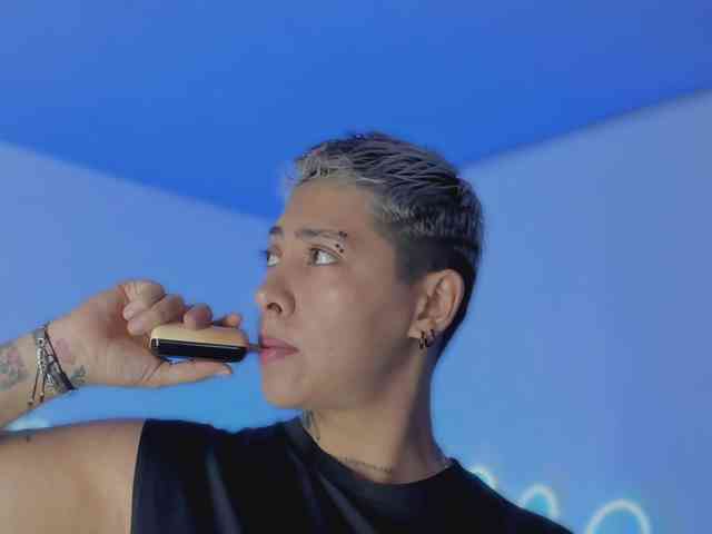 Aleja1214 webcam