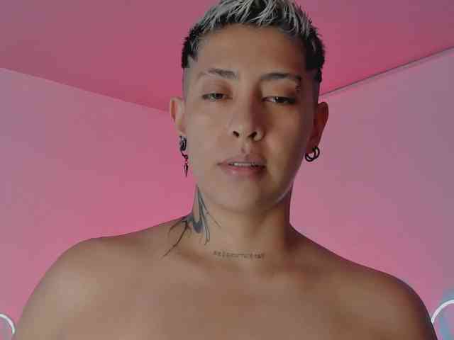Aleja1214 webcam
