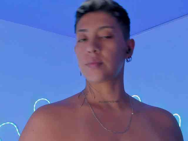 Aleja1214 webcam