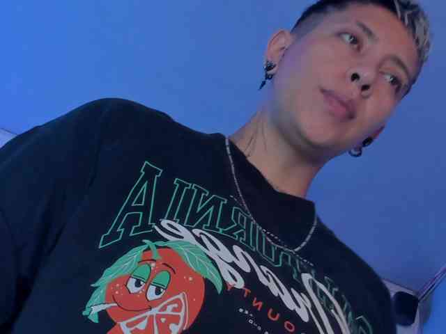 Aleja1214 webcam