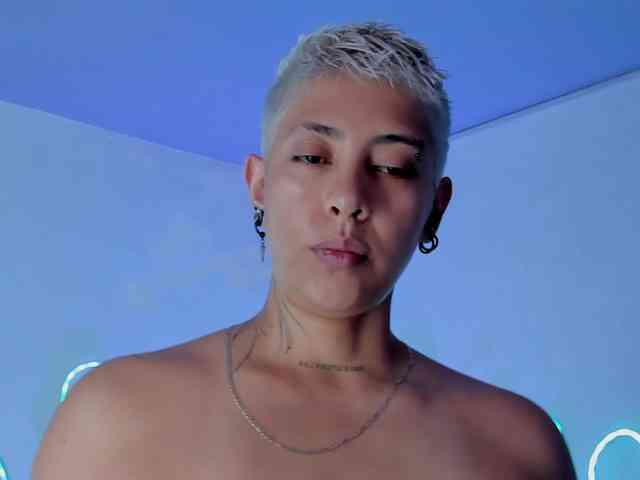Aleja1214 webcam