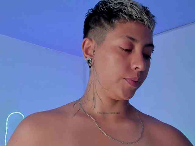 Aleja1214 webcam