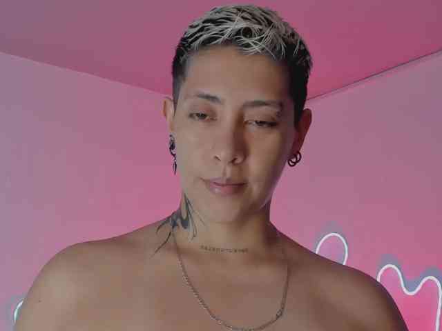 Aleja1214 webcam