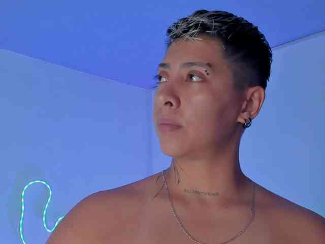 Aleja1214 webcam