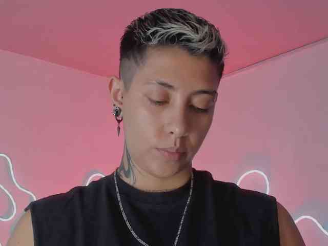 Aleja1214 webcam