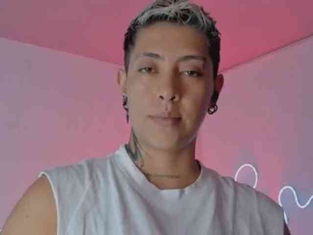 Aleja1214 webcam
