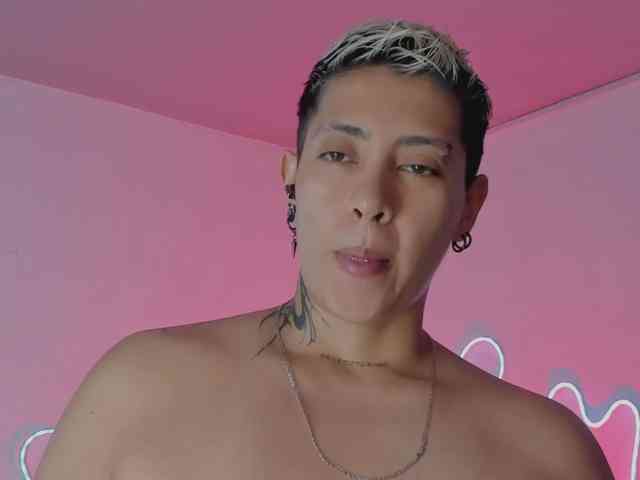 Aleja1214 webcam