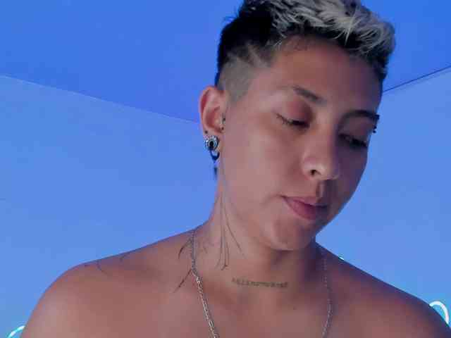 Aleja1214 webcam