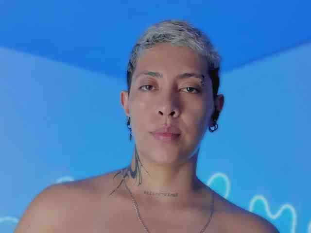 Aleja1214 webcam