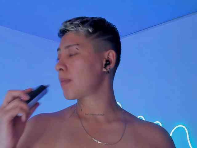 Aleja1214 webcam
