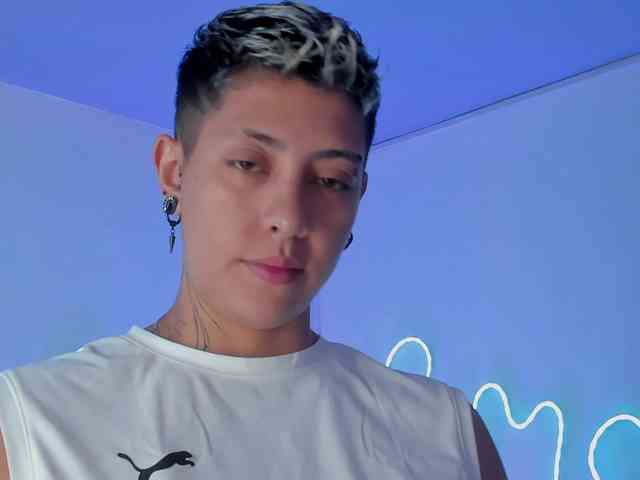 Aleja1214 webcam