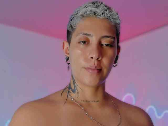 Aleja1214 webcam