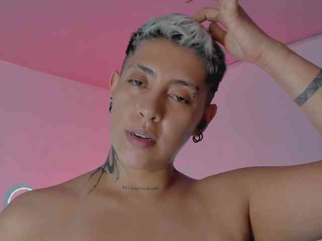 Aleja1214 webcam
