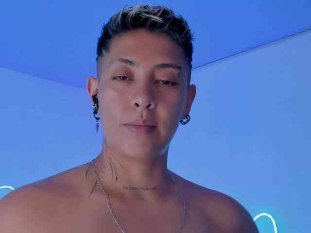 Aleja1214 webcam