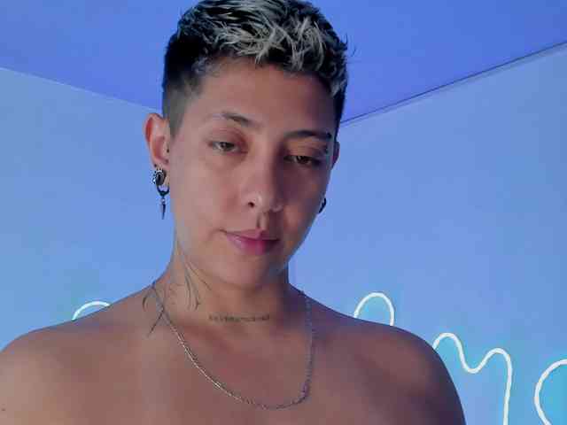 Aleja1214 webcam