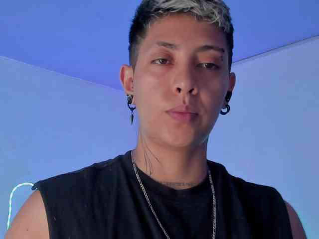Aleja1214 webcam
