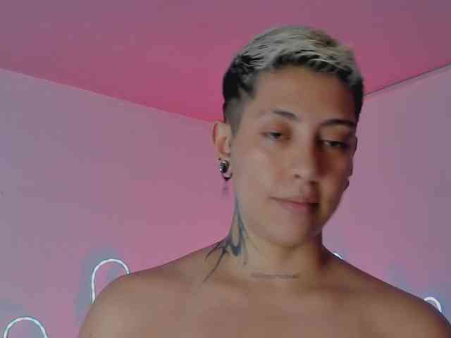 Aleja1214 webcam