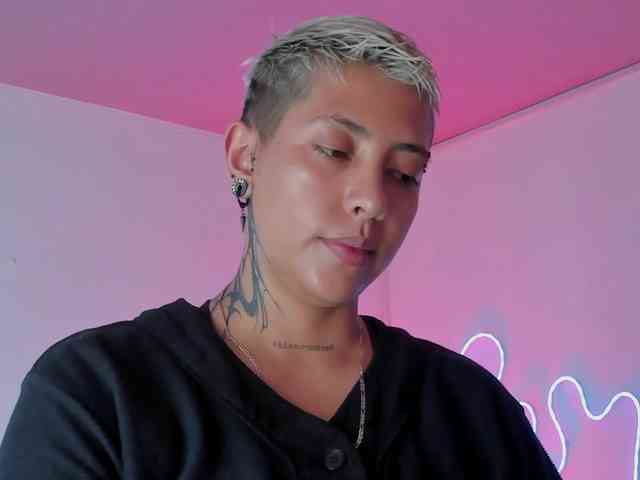 Aleja1214 webcam