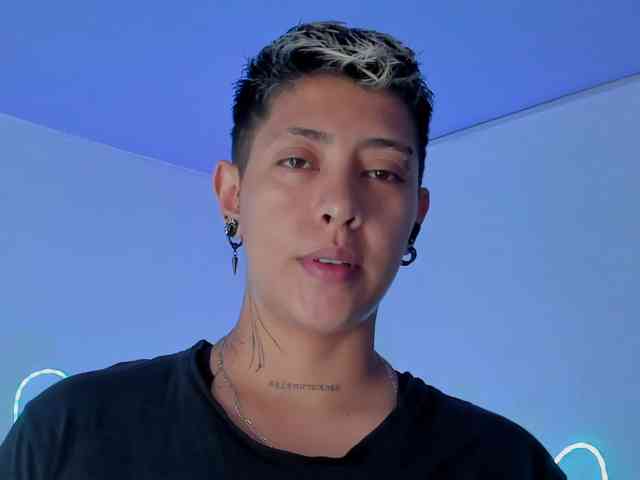 Aleja1214 webcam