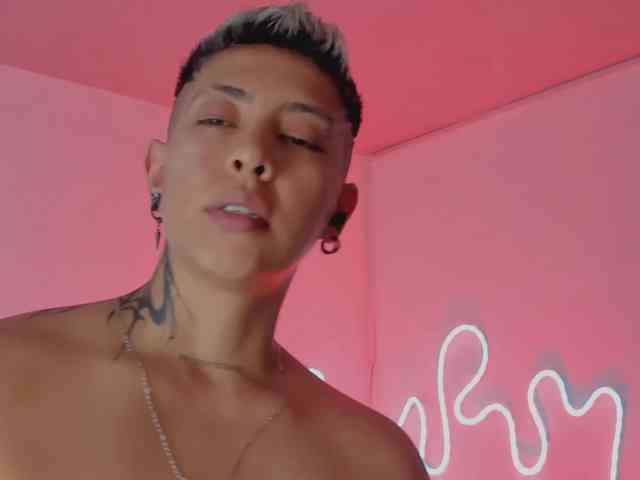 Aleja1214 webcam