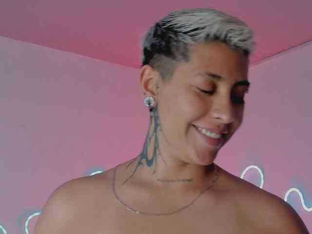 Aleja1214 webcam