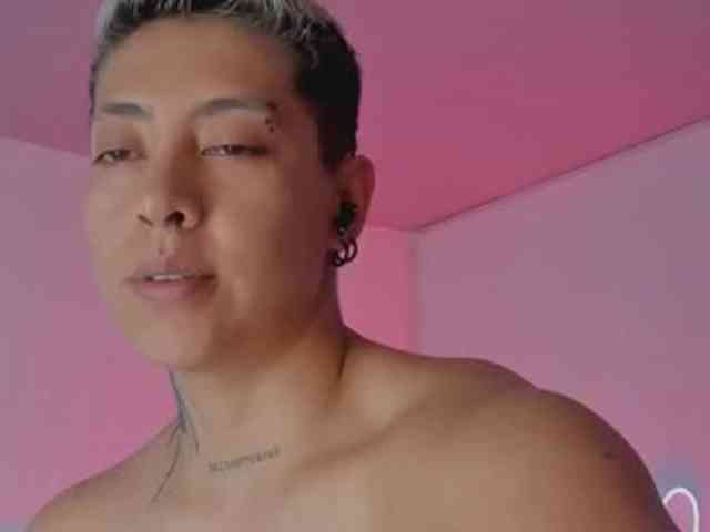 Aleja1214 webcam
