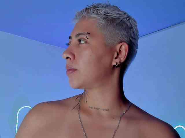 Aleja1214 webcam