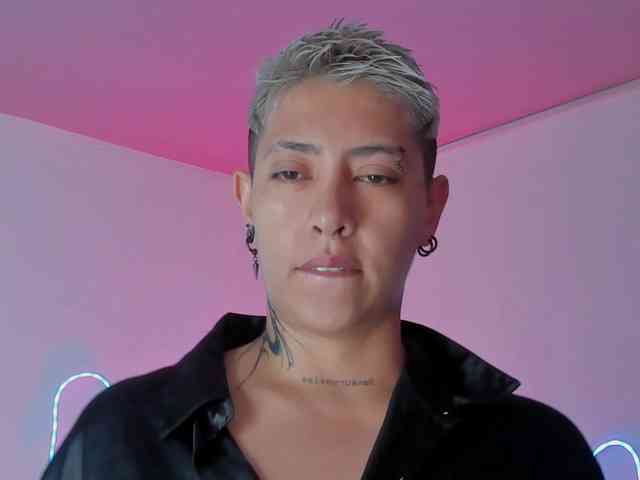 Aleja1214 webcam