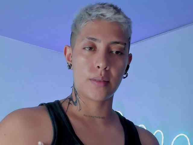 Aleja1214 webcam