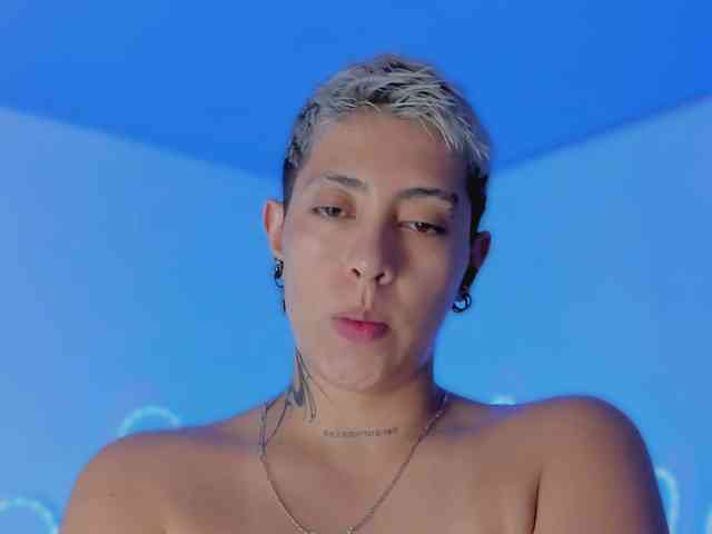 Aleja1214 webcam