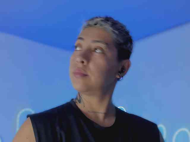 Aleja1214 webcam