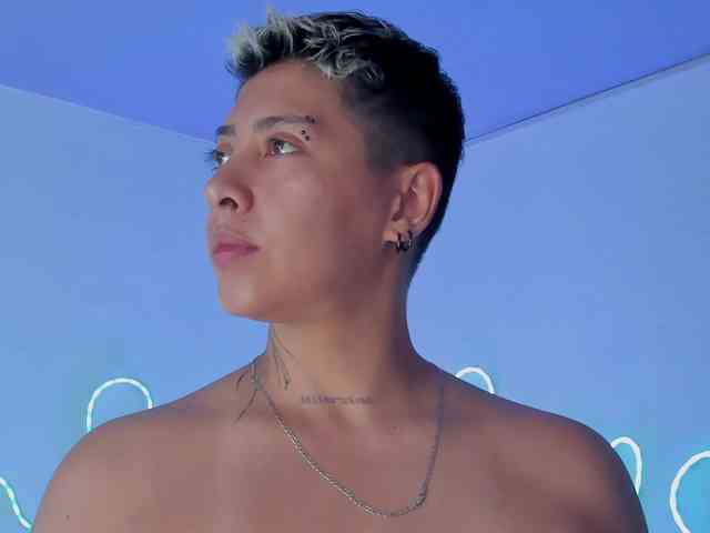Aleja1214 webcam