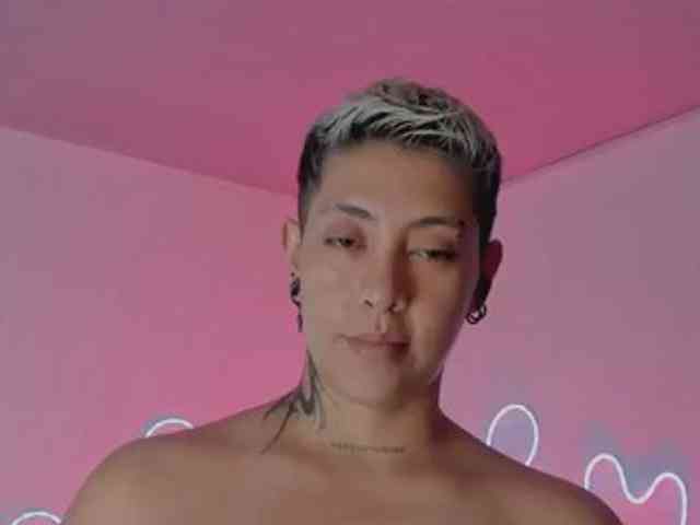 Aleja1214 webcam