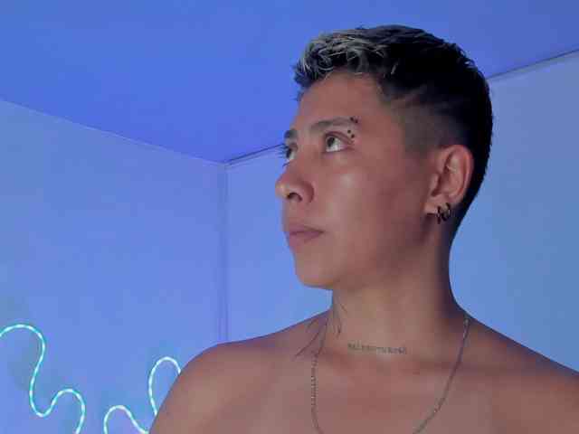 Aleja1214 webcam