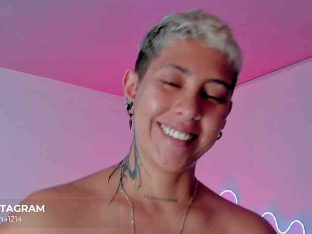 Aleja1214 webcam