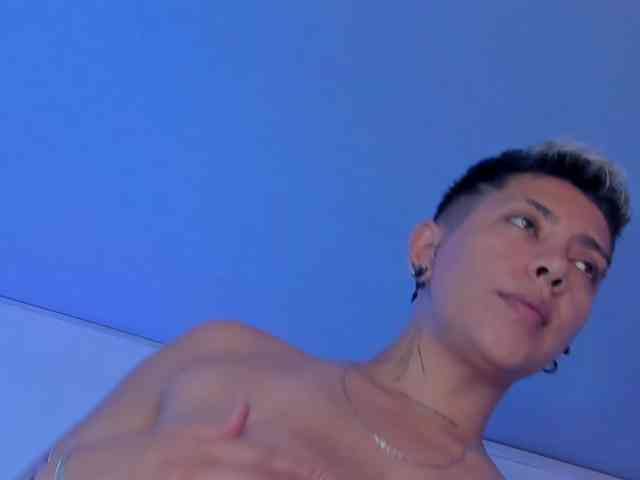 Aleja1214 webcam