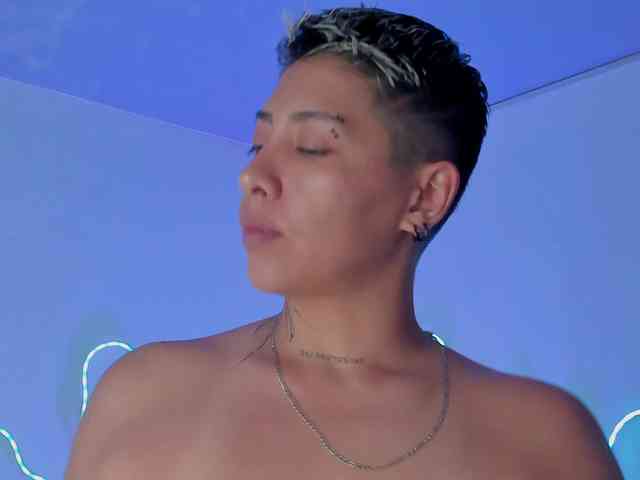 Aleja1214 webcam
