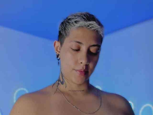 Aleja1214 webcam