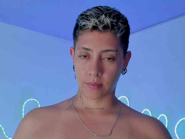 Aleja1214 webcam
