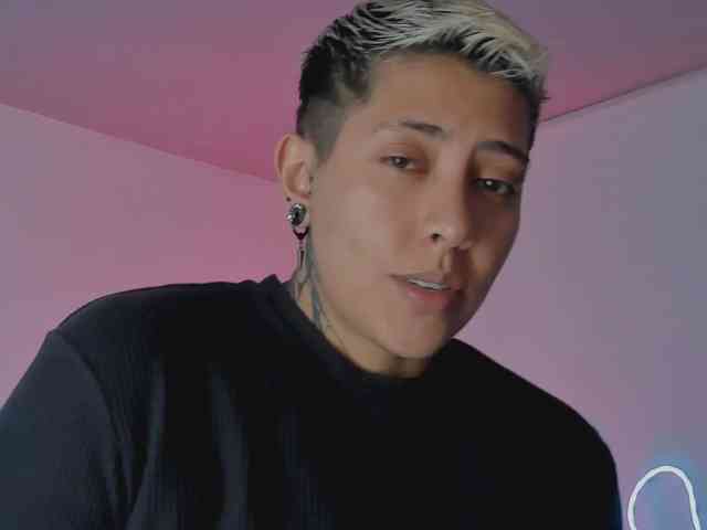Aleja1214 webcam