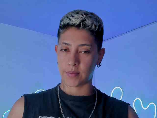 Aleja1214 webcam